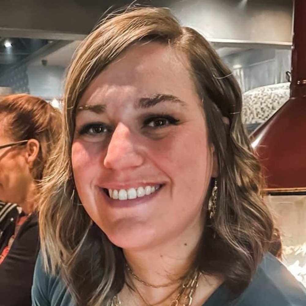 Meet your Posher, Laura
